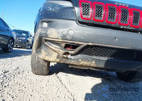 2019 Jeep Cherokee Trailhawk 4X4 from USA, damaged, VIN 1C4PJMBXXKD250810